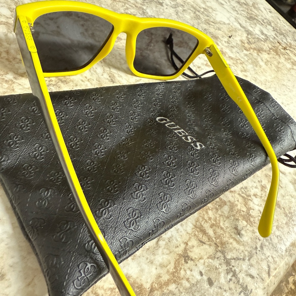 GUESS Sunglasses, NEW